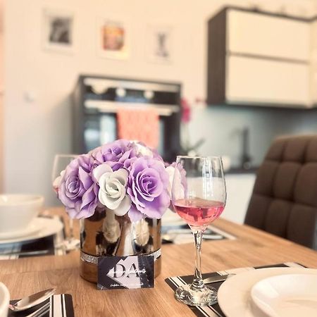 Downtownapartments Andy Air-Conditioned, Underground Parking Available 제수프 외부 사진