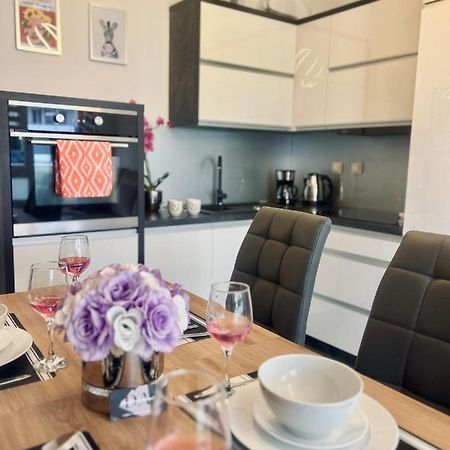 Downtownapartments Andy Air-Conditioned, Underground Parking Available 제수프 외부 사진