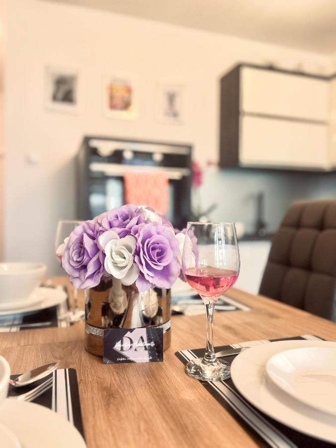 Downtownapartments Andy Air-Conditioned, Underground Parking Available 제수프 외부 사진