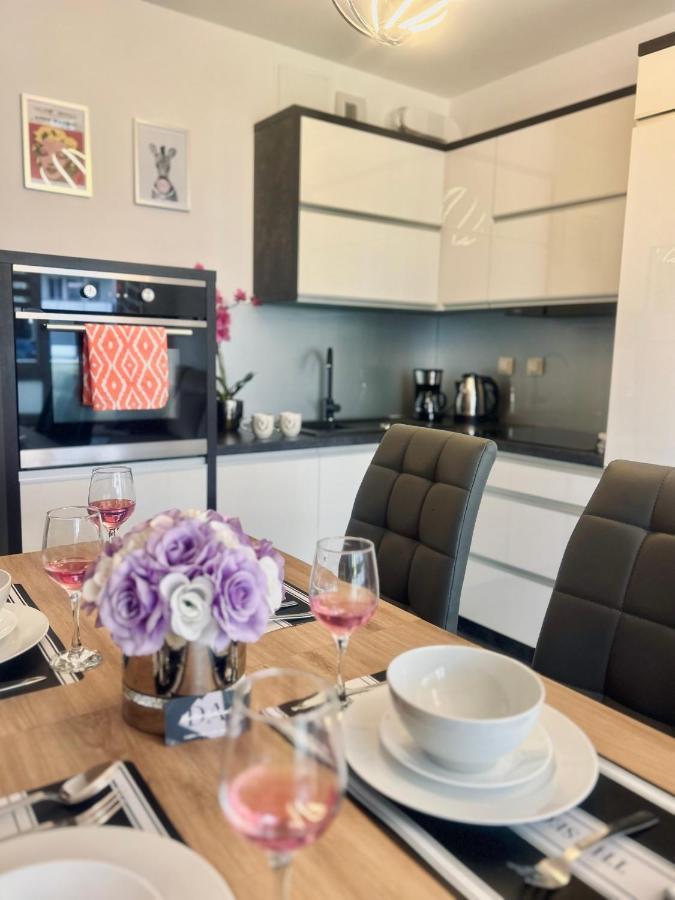 Downtownapartments Andy Air-Conditioned, Underground Parking Available 제수프 외부 사진