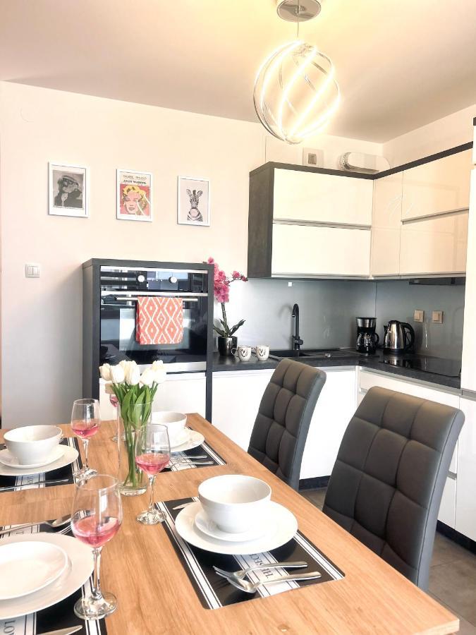 Downtownapartments Andy Air-Conditioned, Underground Parking Available 제수프 외부 사진
